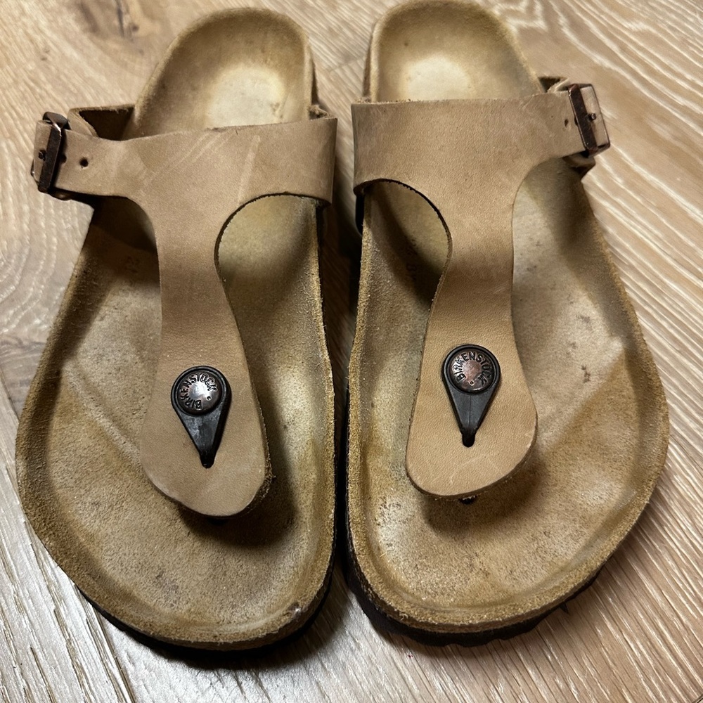 Birkenstock thong sandals size 38 taupe